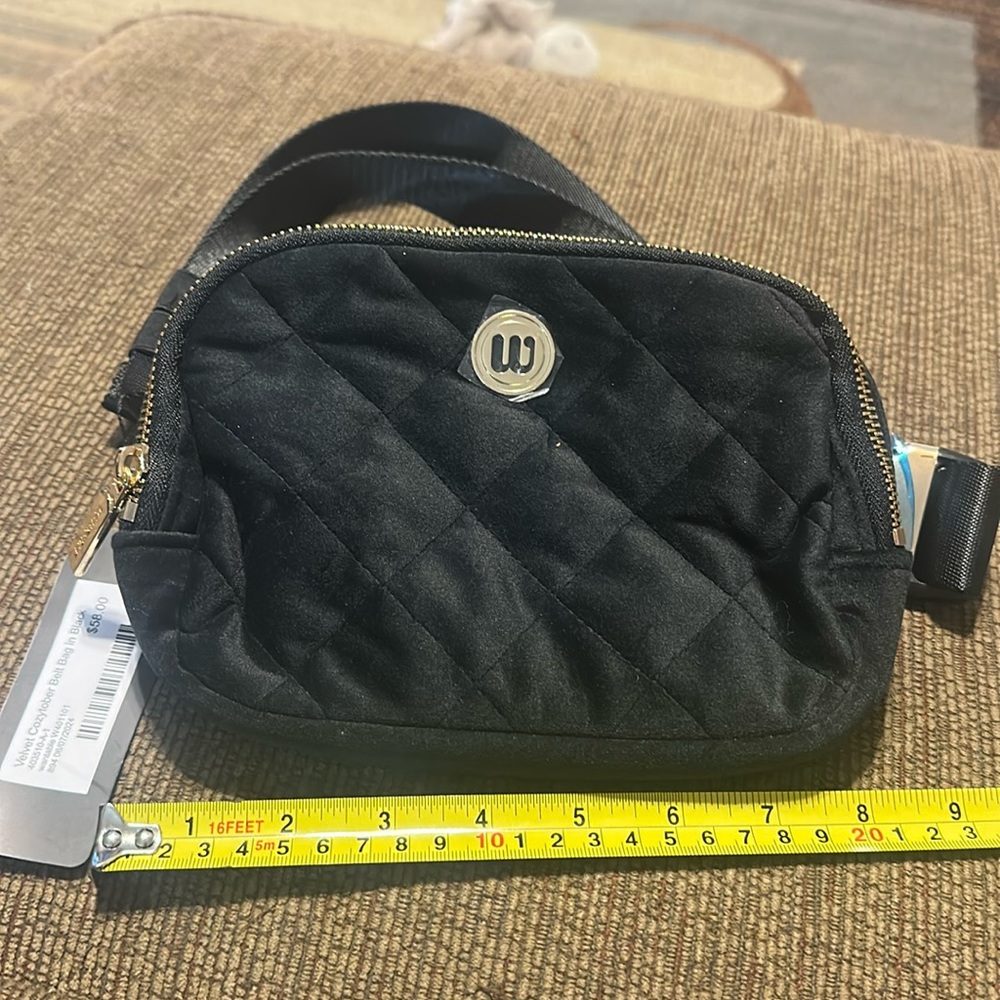 Velvet cozytober belt bag in black. Nwt